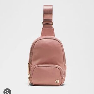 Lululemon Athletica Sling bag 2 litres spiced chai